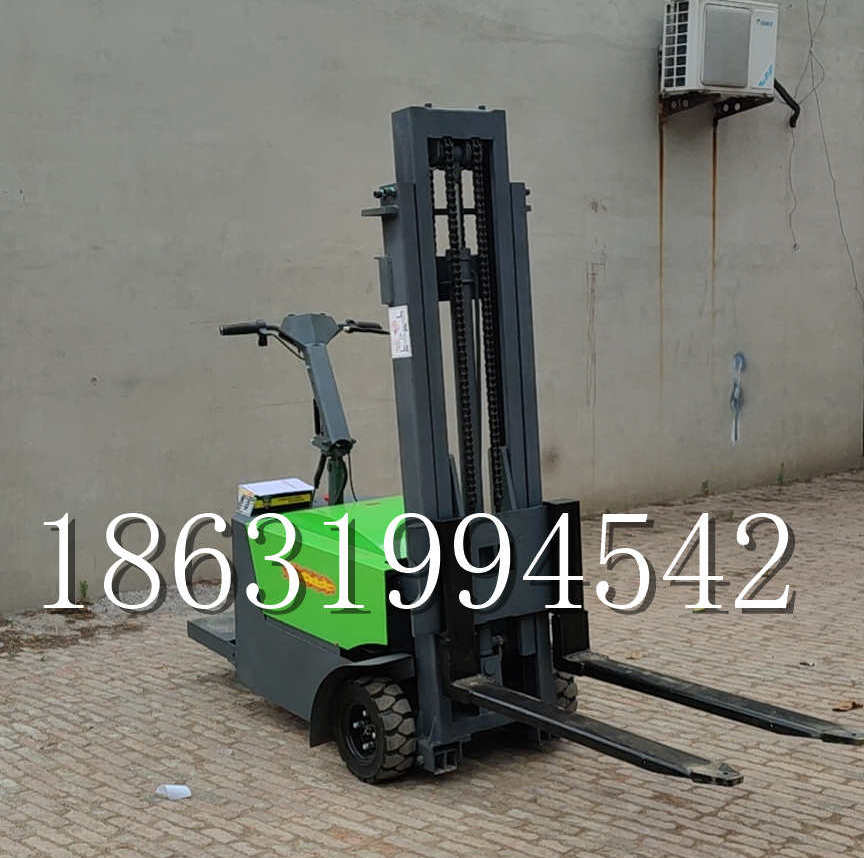 沈北新区优程全电动叉车插腿式堆高车液压装卸车1.5吨升高小型站驾式铲车